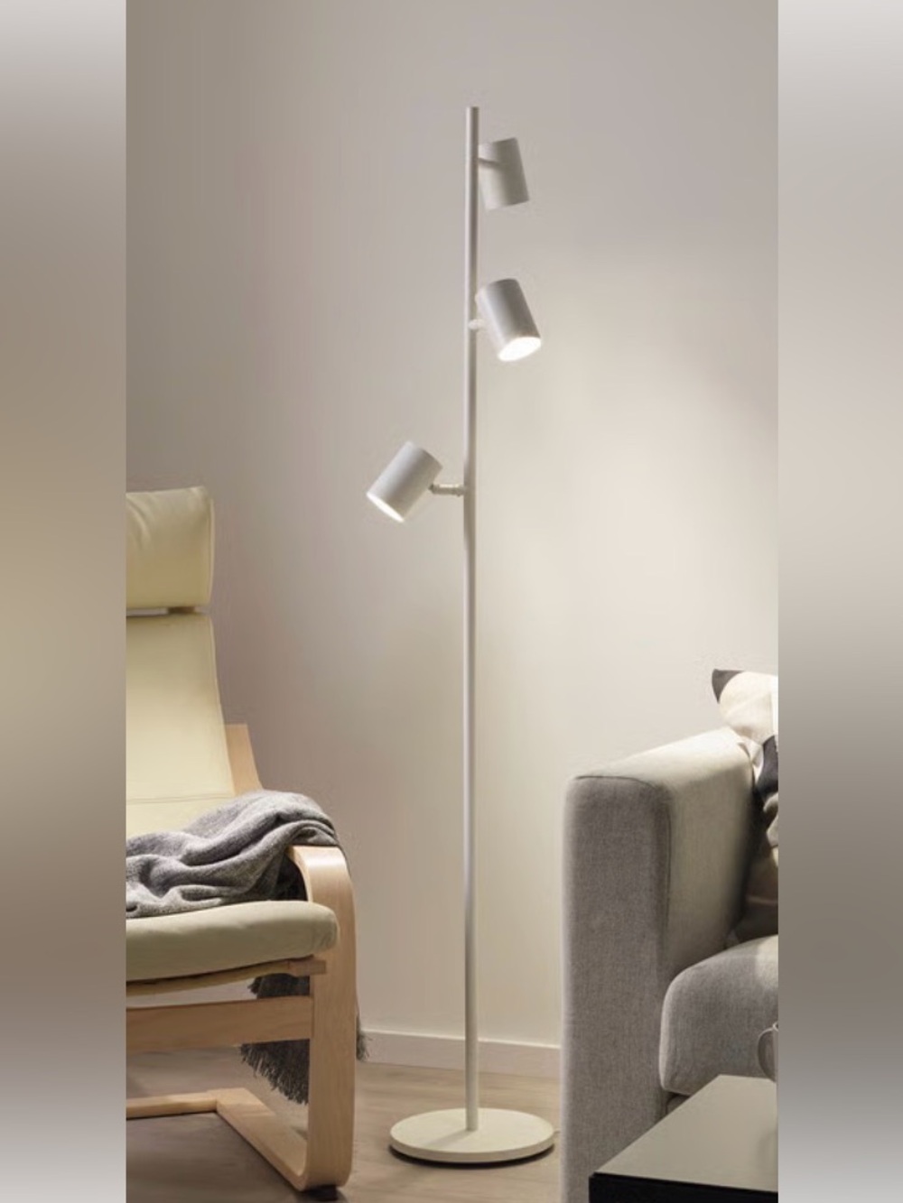 NWT Floor lamp with 3-spotlights, white